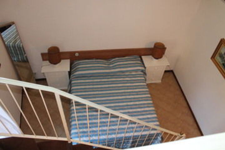Room 216 of 499