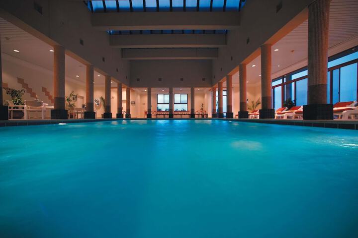 Hotel Interior 52 of 104