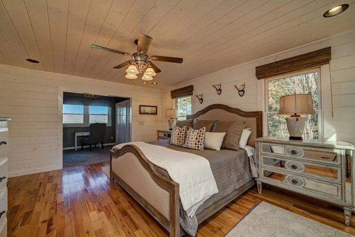 Room 2 of 13