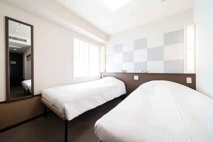 Room 18 of 51