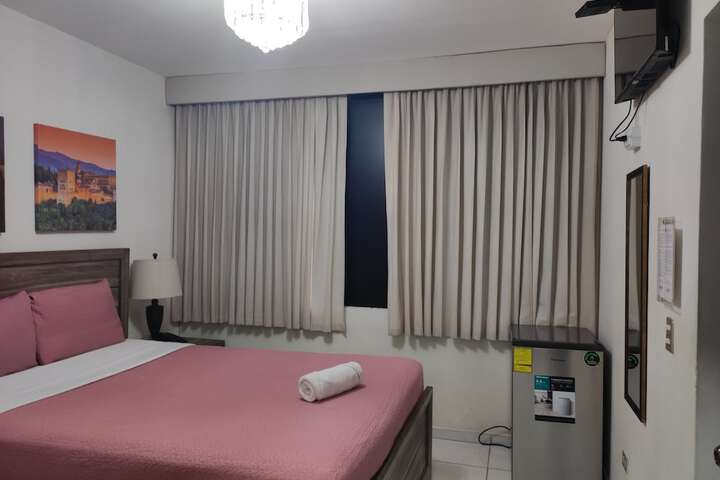 Room 10 of 34