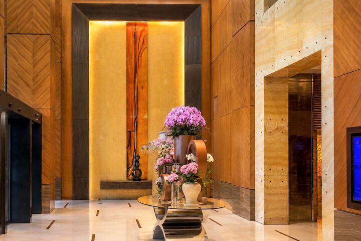 Entrance & Lobby