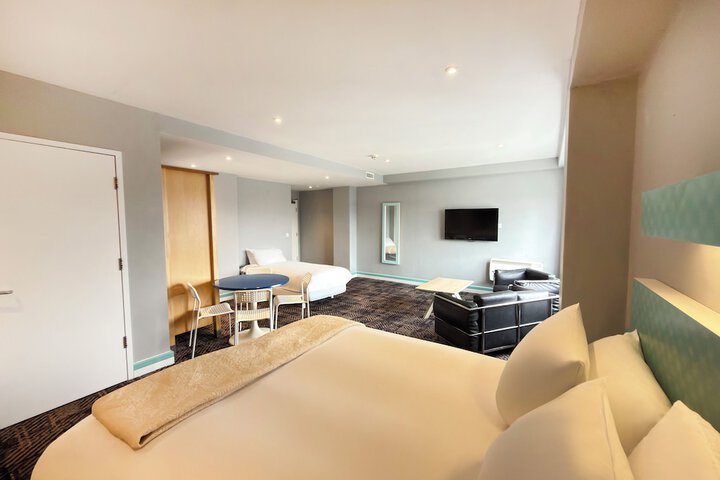 Room 35 of 80