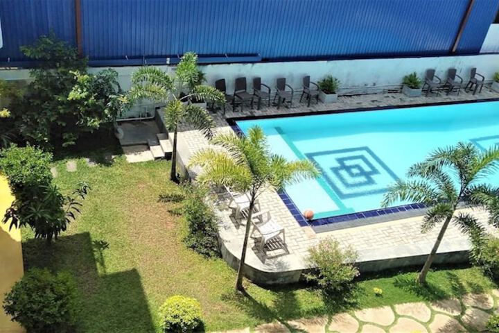 Pool 40 of 52