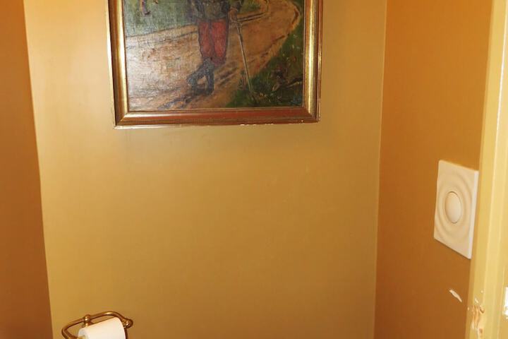 Room 50 of 81