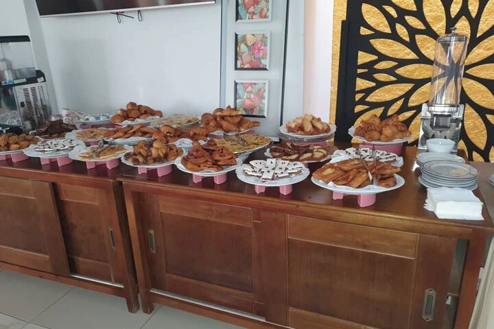 Dining 5 of 28