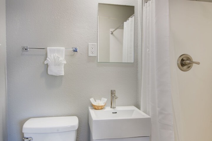 Room 10 of 29