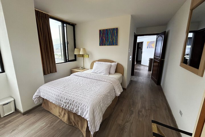 Room 9 of 56