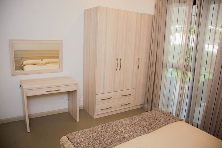 Room 10 of 27
