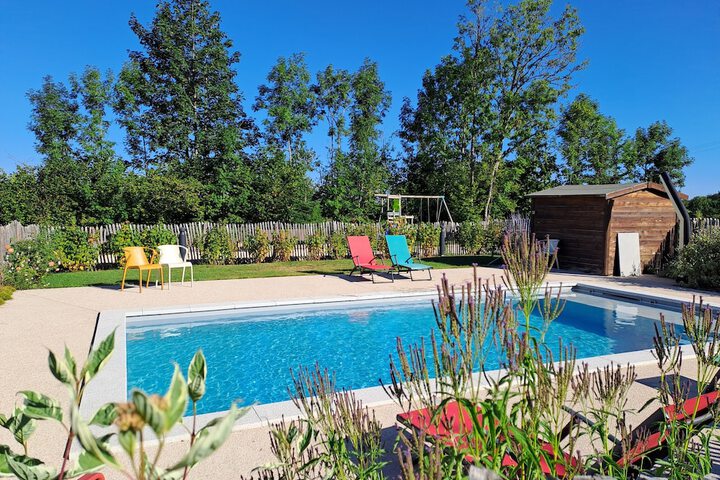 Pool 45 of 51