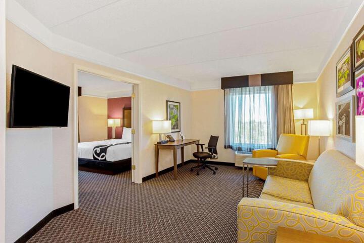 1 King Bed (14 of 15)