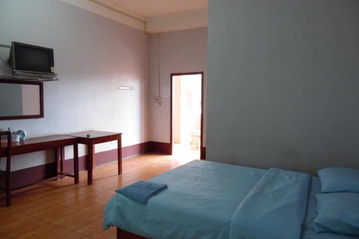 Room 3 of 5