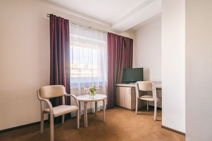 Room 16 of 39