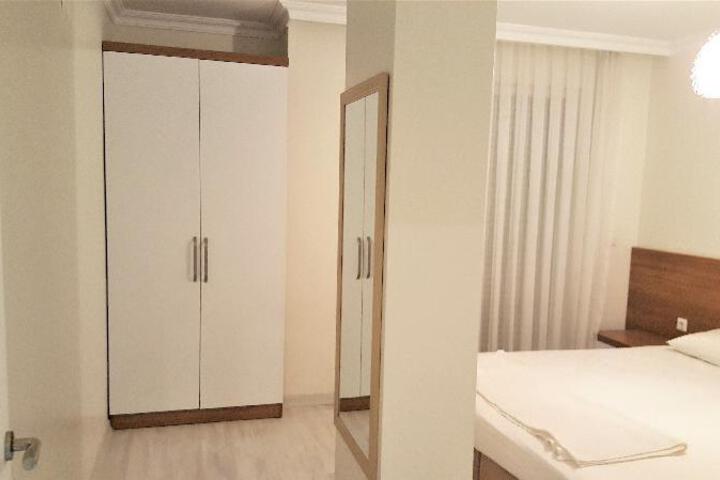 Room 104 of 190