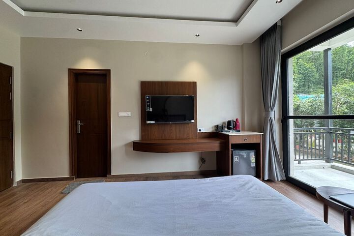 Room 6 of 52