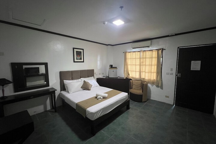 Room 33 of 68