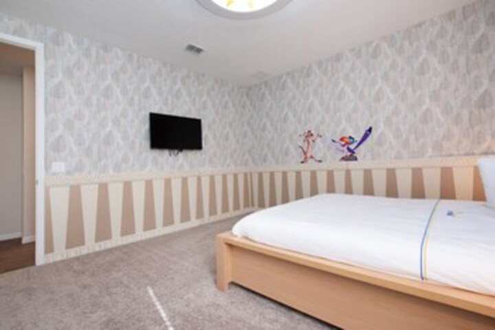 Room 57 of 78