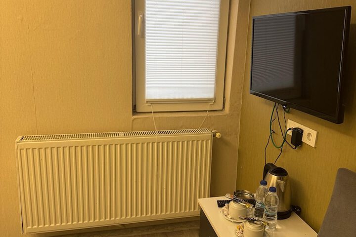 Room 13 of 49