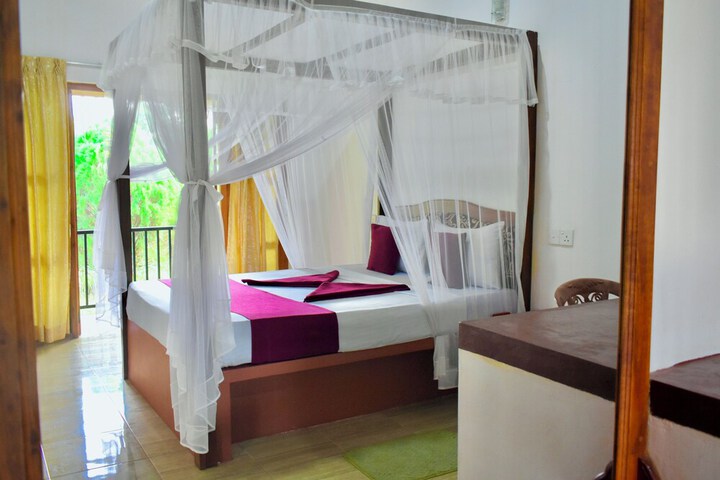 Room 8 of 48