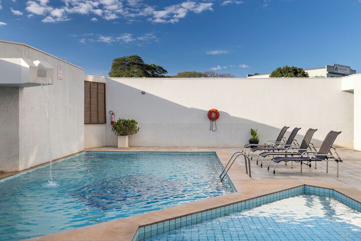 Pool Hotel