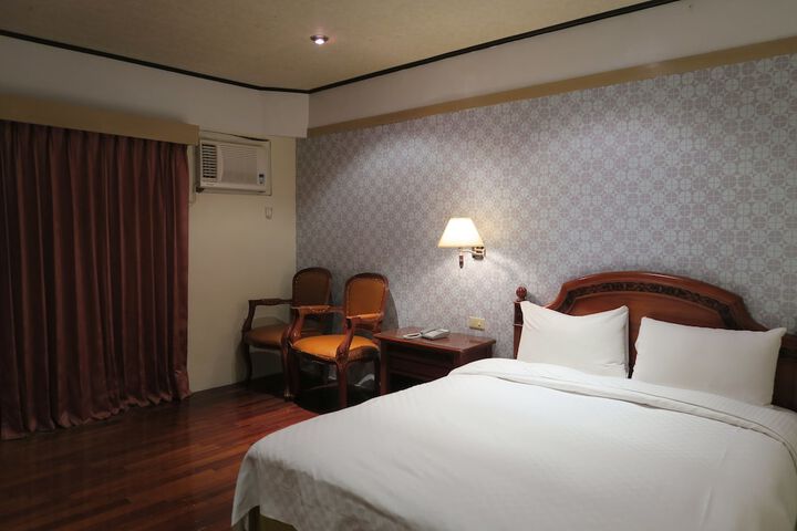 Room 7 of 30