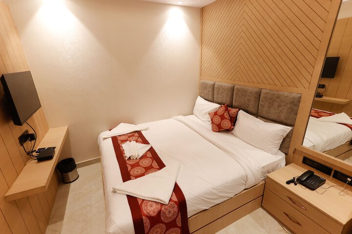 Room 10 of 29