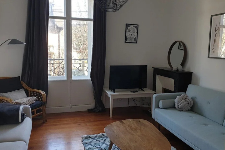 Room 2 of 6