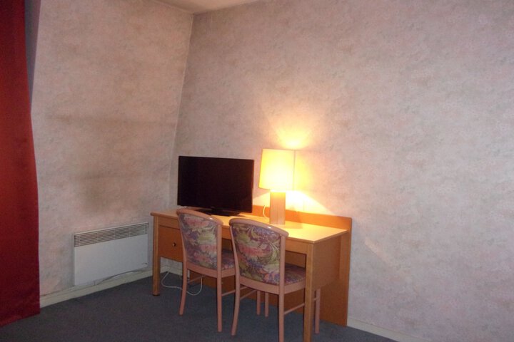 Room 30 of 50