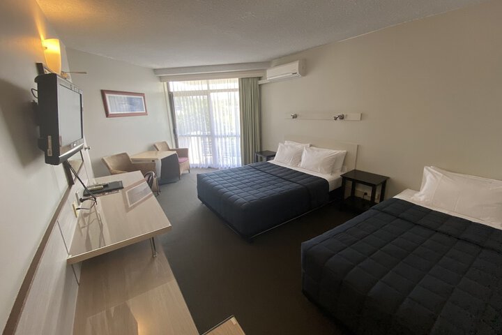 Room 9 of 30
