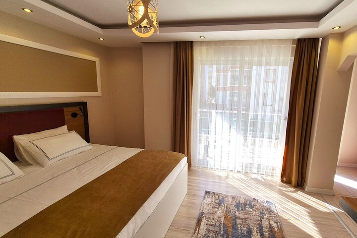 Room 33 of 58
