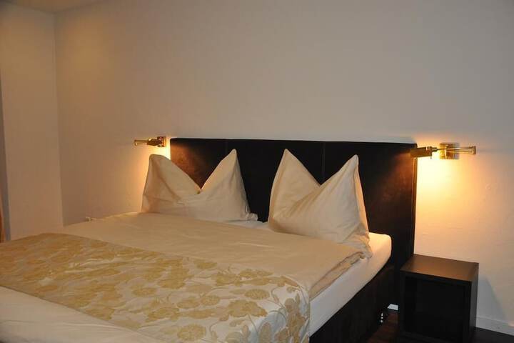 Room 5 of 36