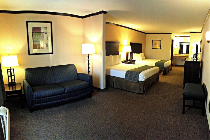 Room 6 of 14