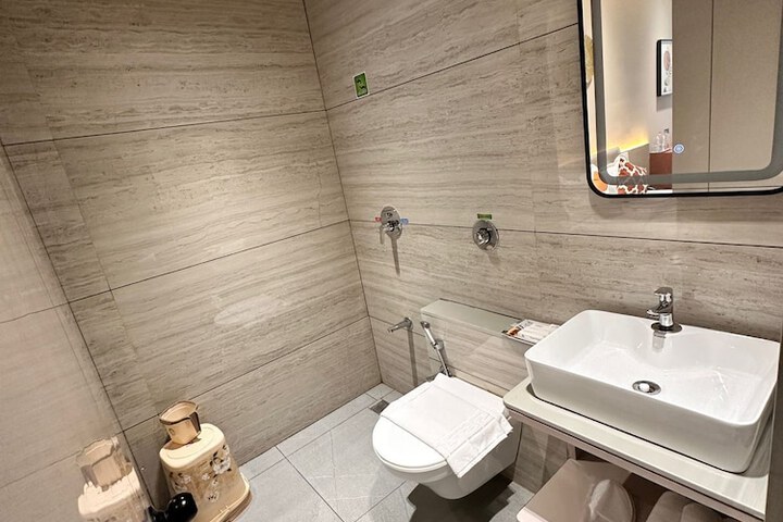 Room 10 of 15