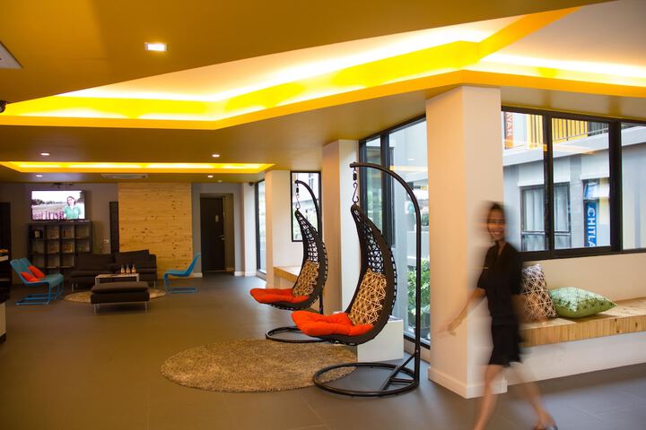Entrance & Lobby