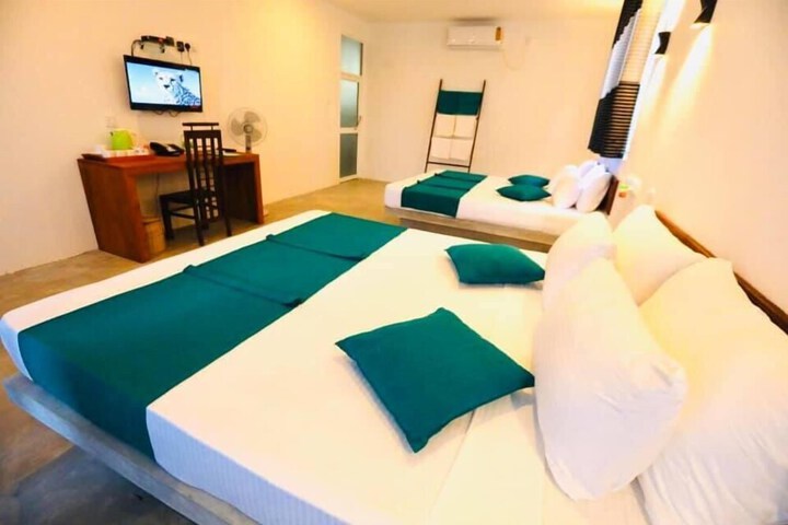 Room 9 of 30