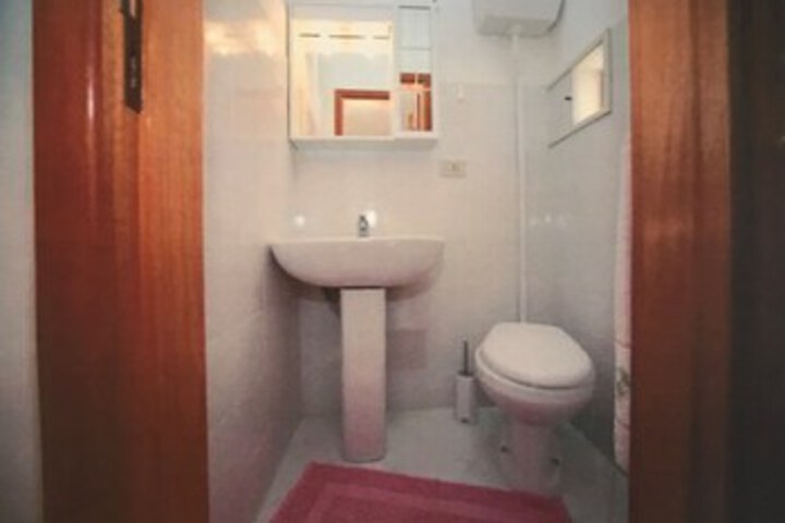 Room 3 of 19