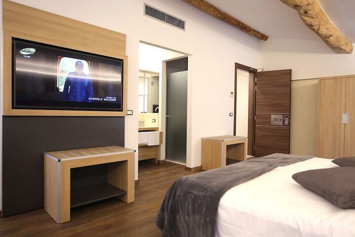 Room 8 of 39