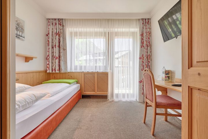 Room 18 of 53