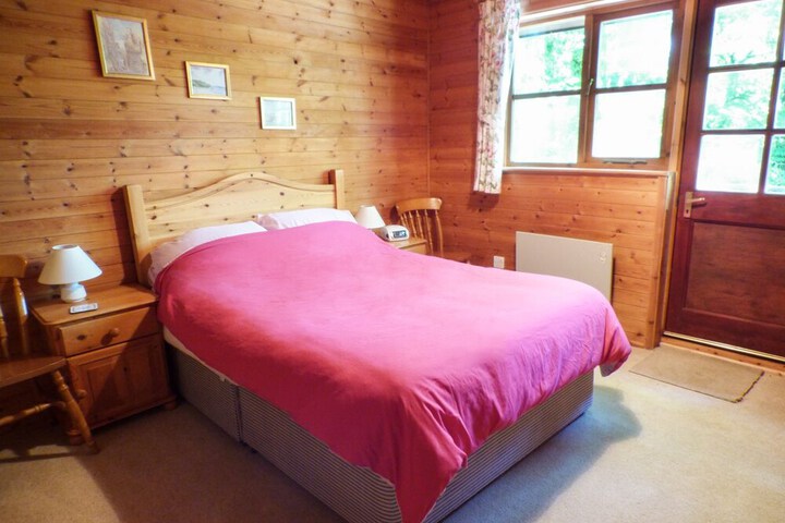 Room 4 of 4
