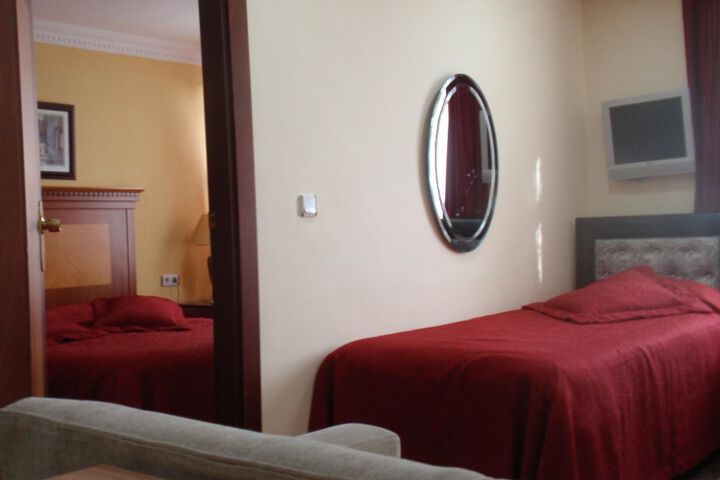 Room 27 of 35