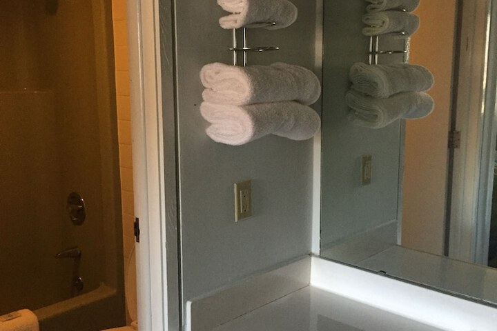 Room 8 of 23
