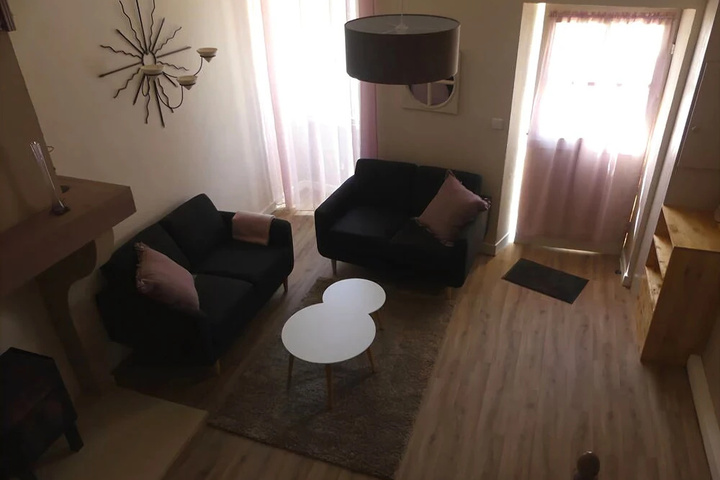 Room 3 of 8