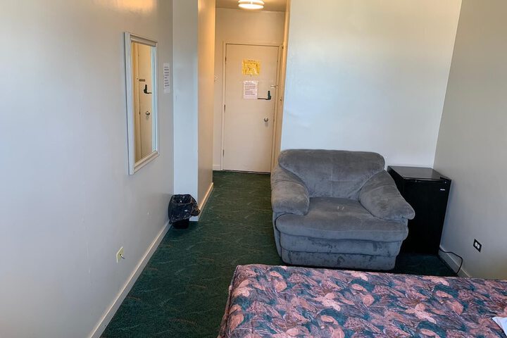 Room 5 of 7