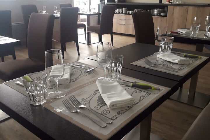 Dining 59 of 73