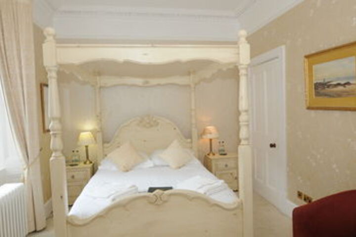 Room 50 of 92