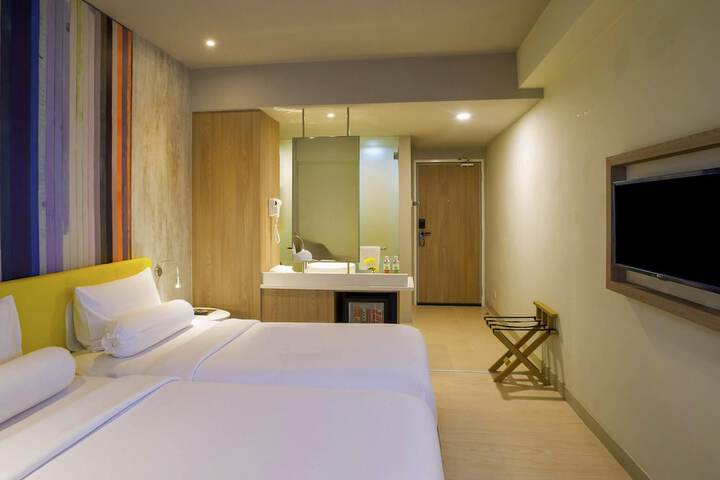 Room 6 of 38