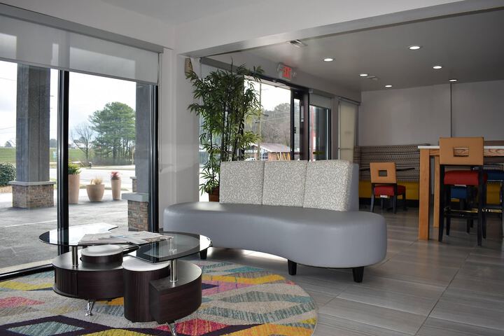 Entrance & Lobby
