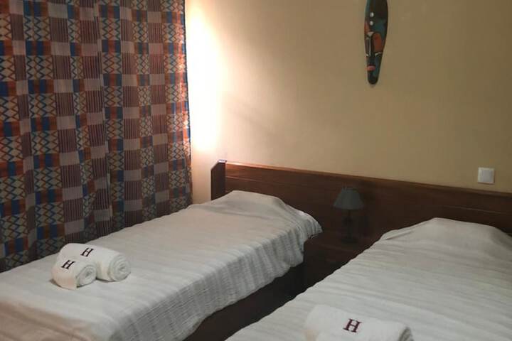 Room 9 of 28