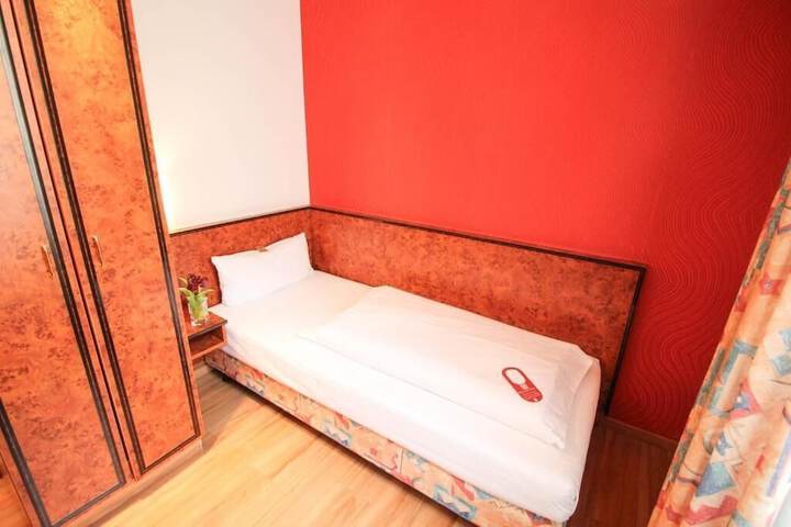 Room 10 of 39
