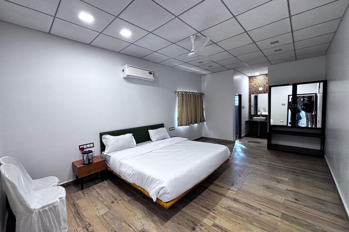 Room 7 of 22